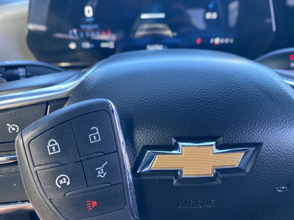 Used 2025 Chevrolet Equinox LT w/ Convenience Package II image 43