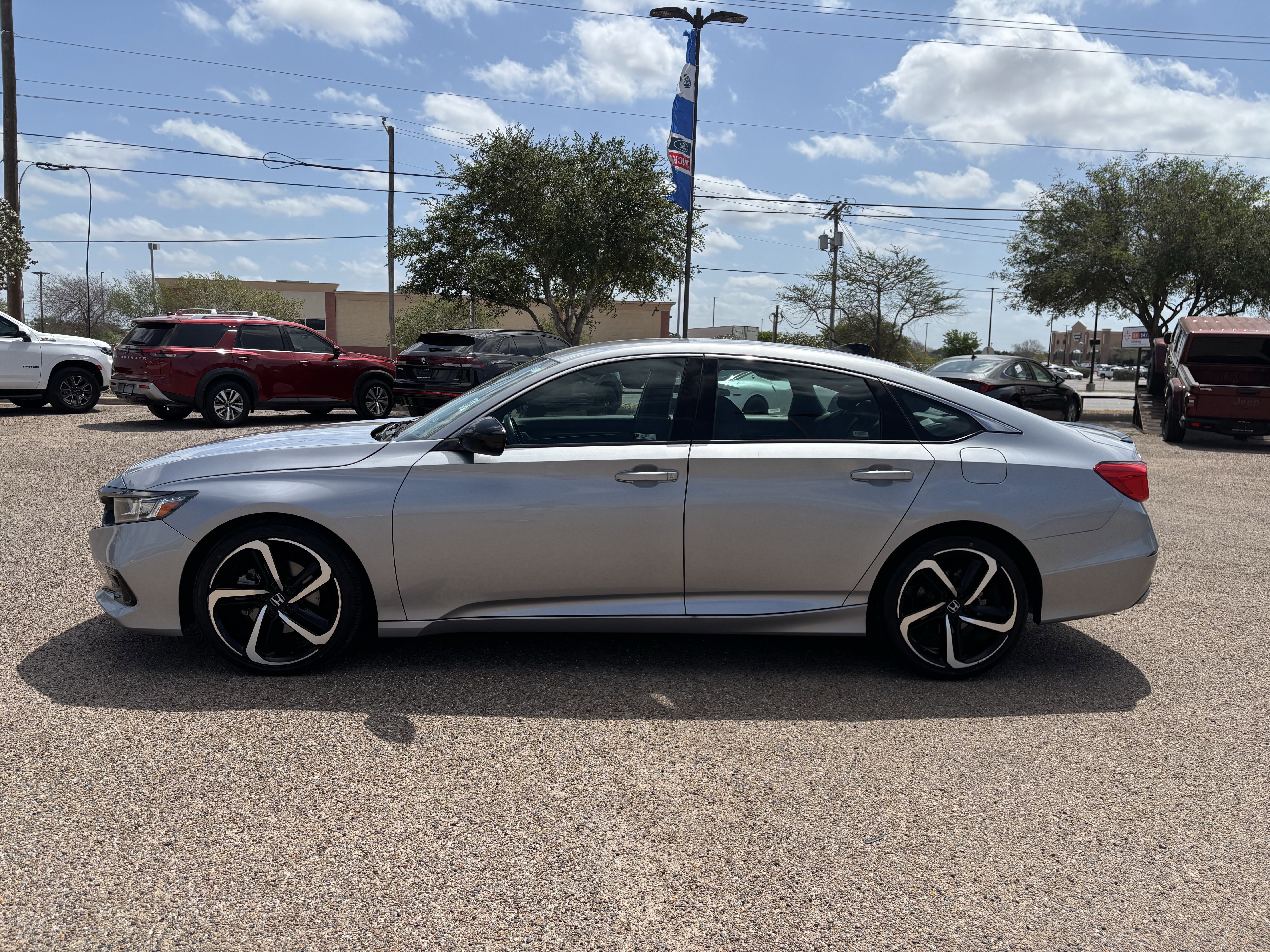 Used 2021 Honda Accord Sport image 3