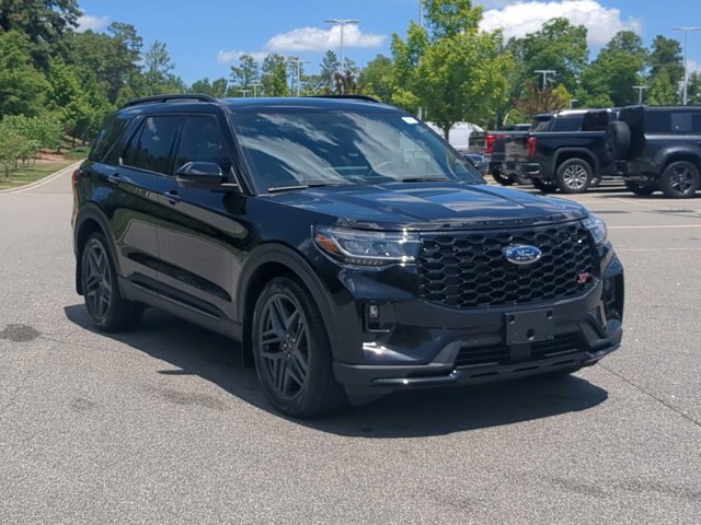 Certified 2025 Ford Explorer ST AWD/4WD image 2