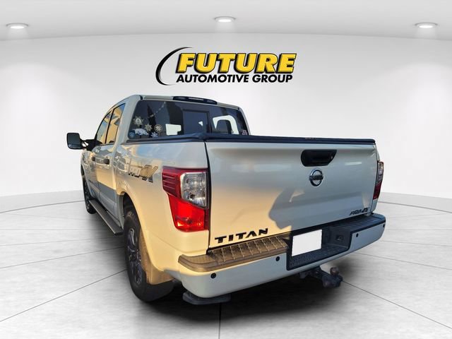 Used 2017 Nissan Titan PRO-4X image 3