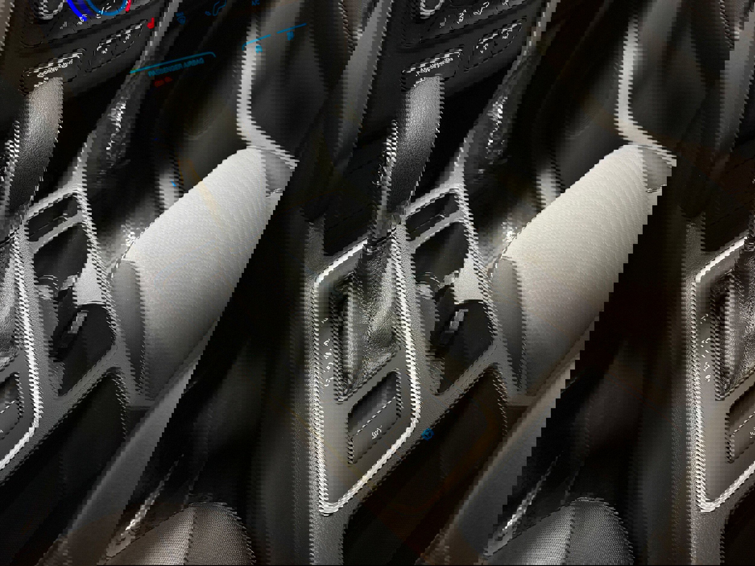 Certified 2018 Ford Escape SE w/ SE Sync 3 Package image 24