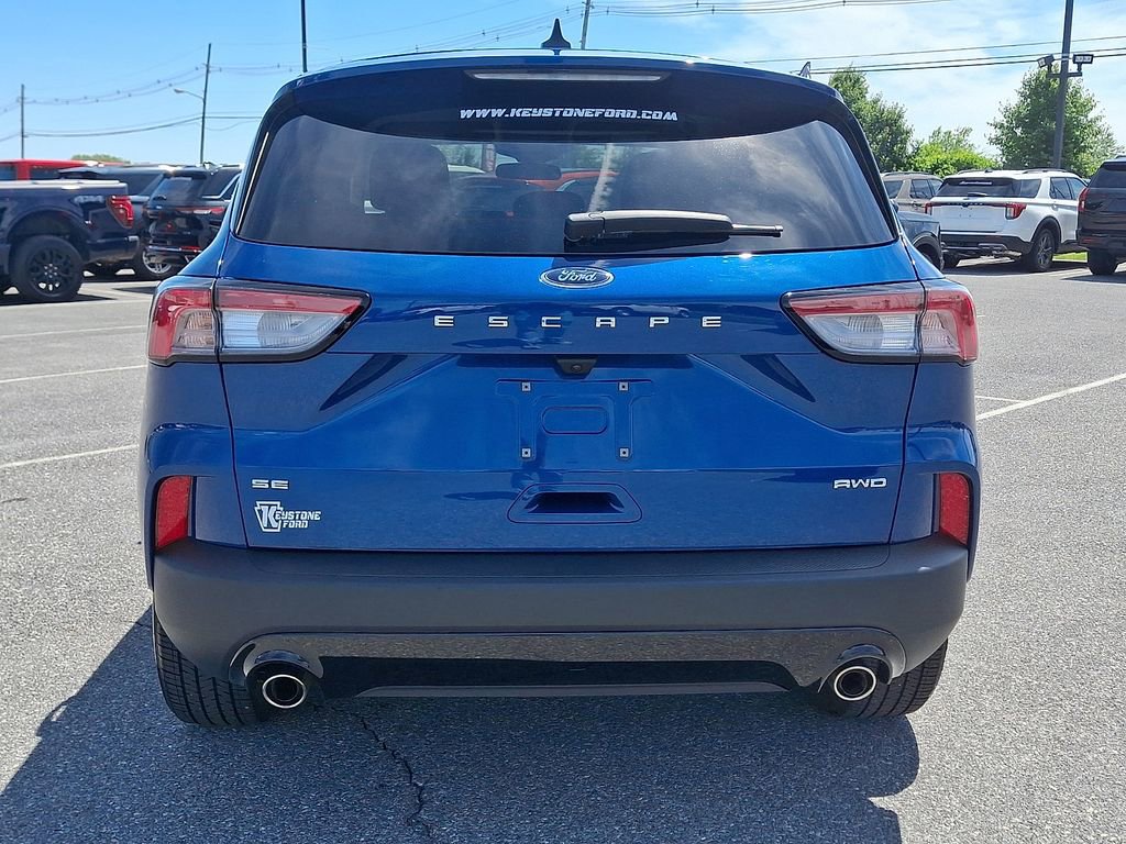 Certified 2022 Ford Escape SE w/ SE Sport Appearance Package AWD/4WD image 5