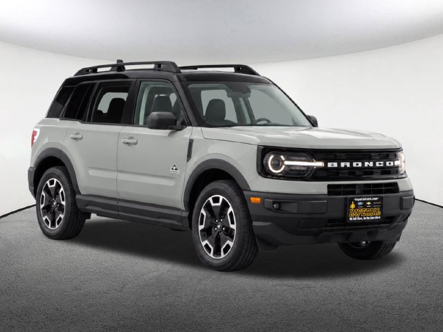 Certified 2023 Ford Bronco Sport Outer Banks w/ Tech Package AWD/4WD image 2