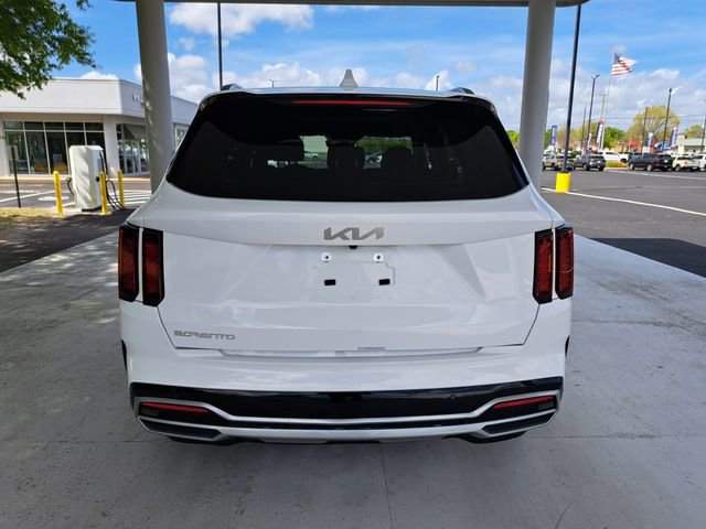 Used 2023 Kia Sorento S w/ Panoramic Sunroof Package image 3