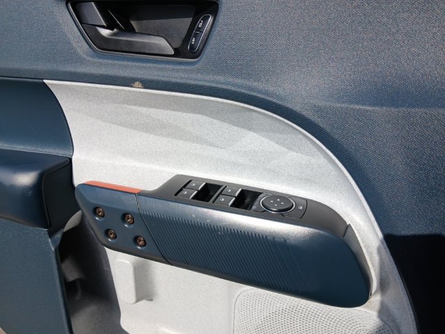Certified 2024 Ford Maverick XLT FWD image 17