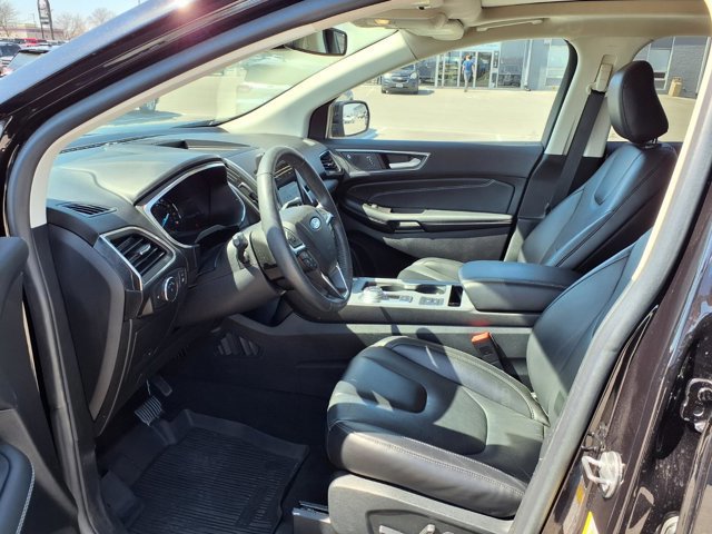 Certified 2021 Ford Edge Titanium image 24
