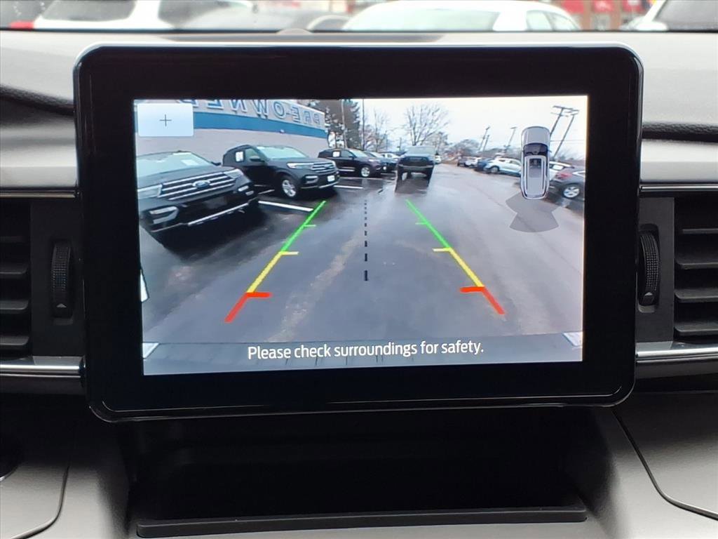 Certified 2022 Ford Explorer XLT w/ Equipment Group 202A image 32