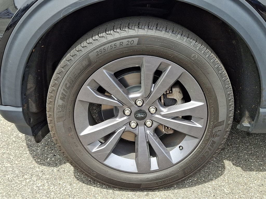 Certified 2023 Ford Explorer XLT w/ Equipment Group 202A AWD/4WD image 8