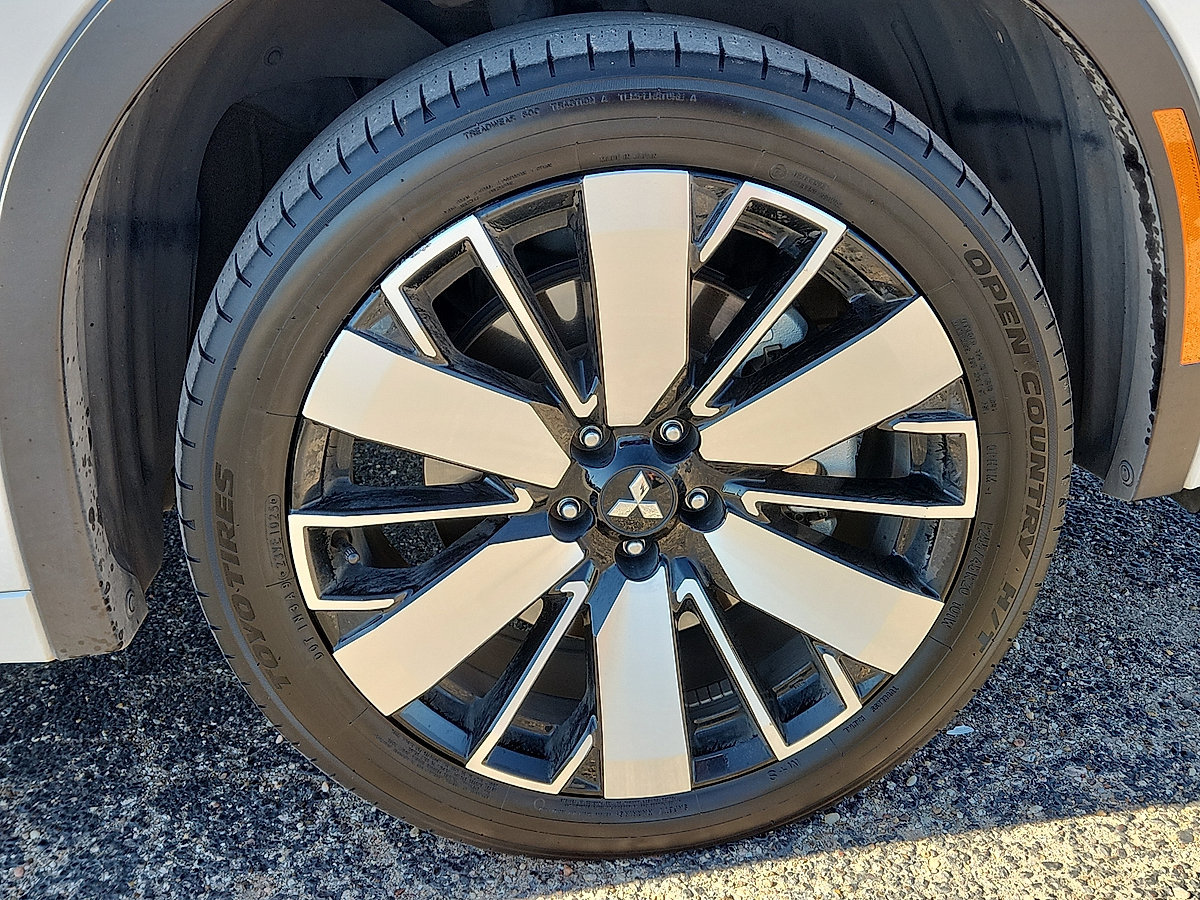 Used 2025 Mitsubishi Outlander SEL FWD image 7