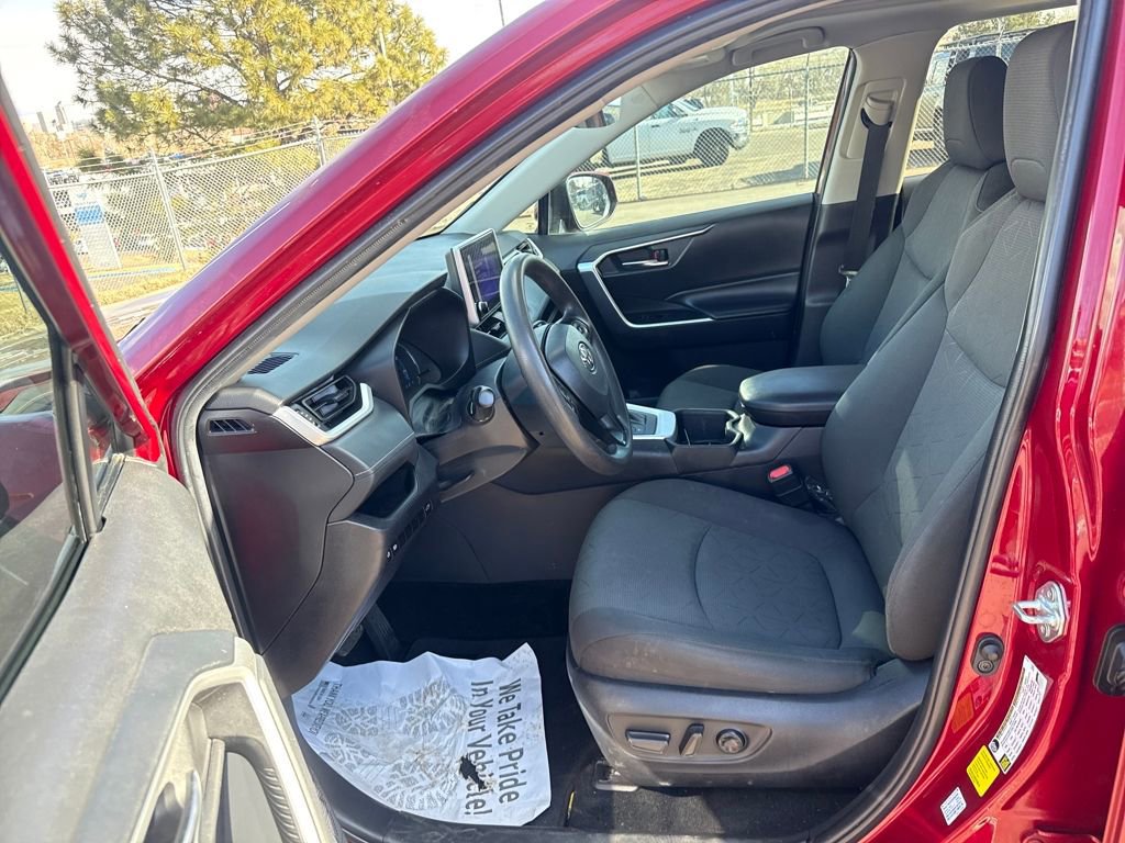 Used 2024 Toyota RAV4 XLE w/ Convenience Package image 12