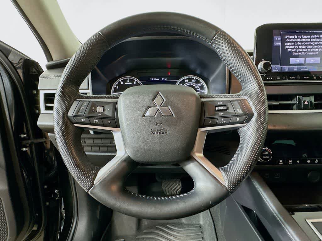 Used 2023 Mitsubishi Outlander SE FWD image 16