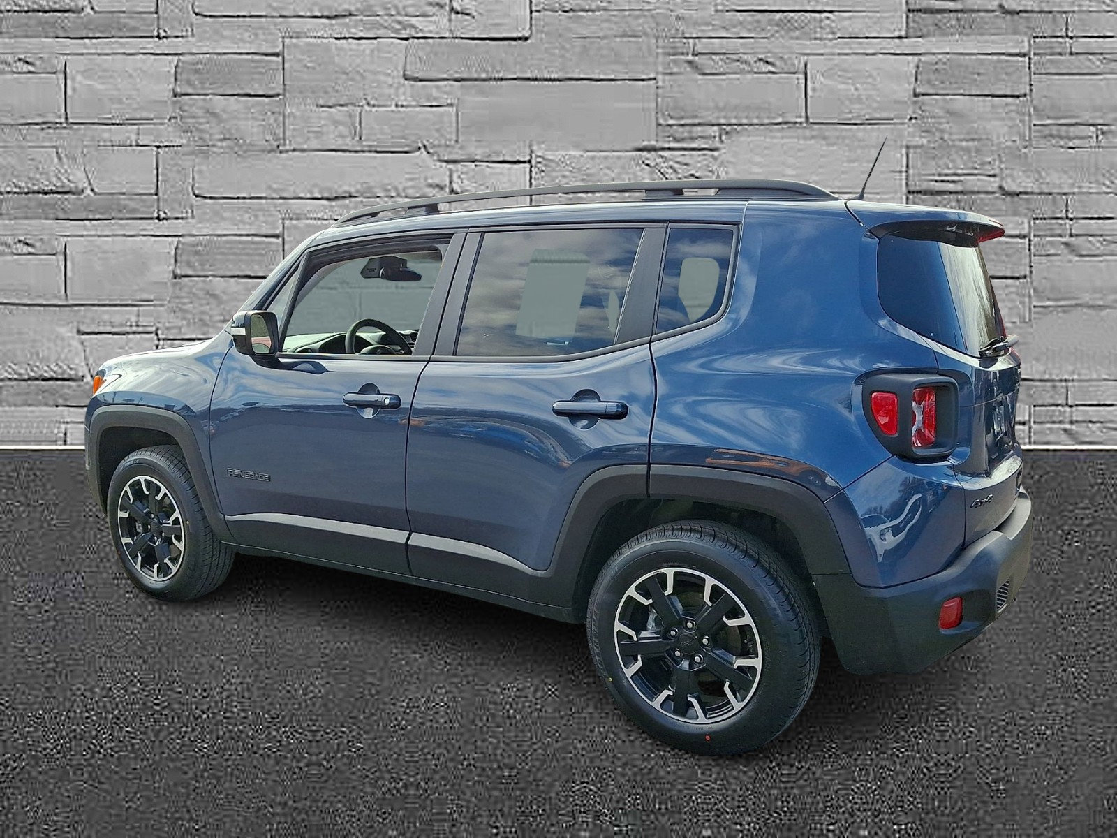 Used 2023 Jeep Renegade Latitude image 7