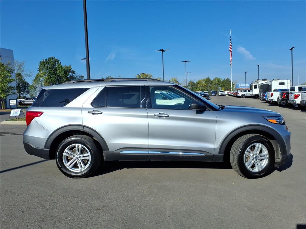 Certified 2023 Ford Explorer XLT w/ Equipment Group 202A image 6