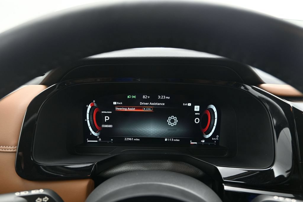 Used 2025 Nissan Pathfinder Platinum FWD image 27