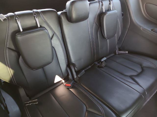Used 2025 Chrysler Pacifica Select FWD image 13