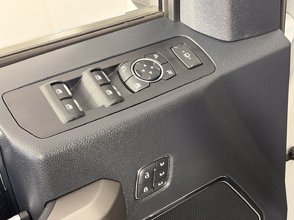Certified 2022 Ford F350 Platinum w/ Tremor Off-Road Package AWD/4WD image 26