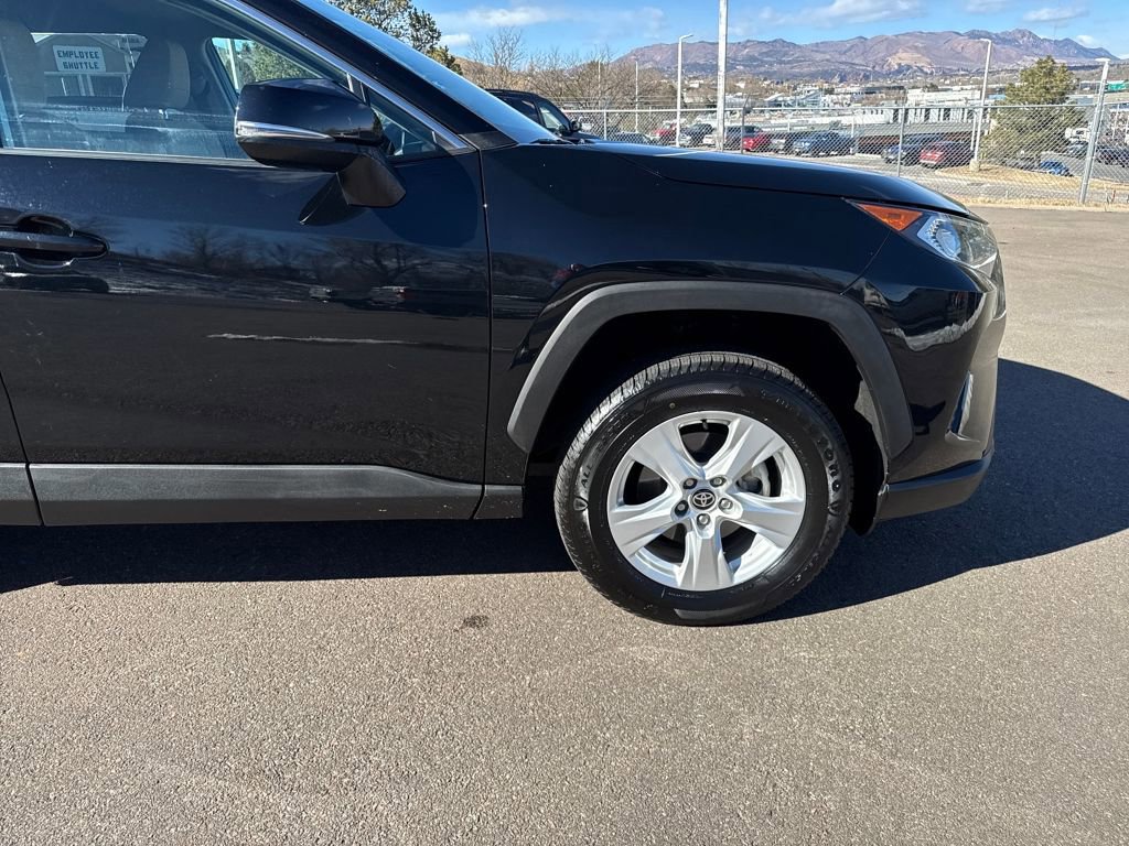 Used 2021 Toyota RAV4 XLE w/ Carpet Mat Package (TMS) AWD/4WD image 9