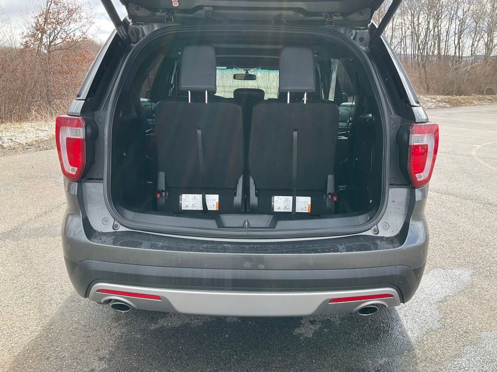 Certified 2017 Ford Explorer XLT w/ Equipment Group 202A image 25