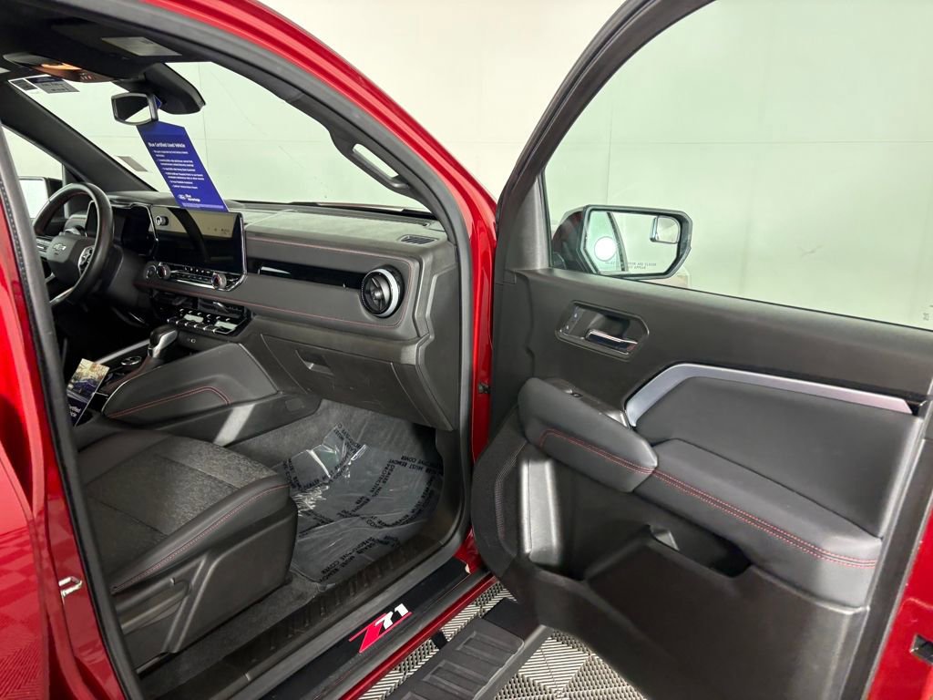 Used 2023 Chevrolet Colorado Z71 w/ Z71 Convenience Package 2 image 35