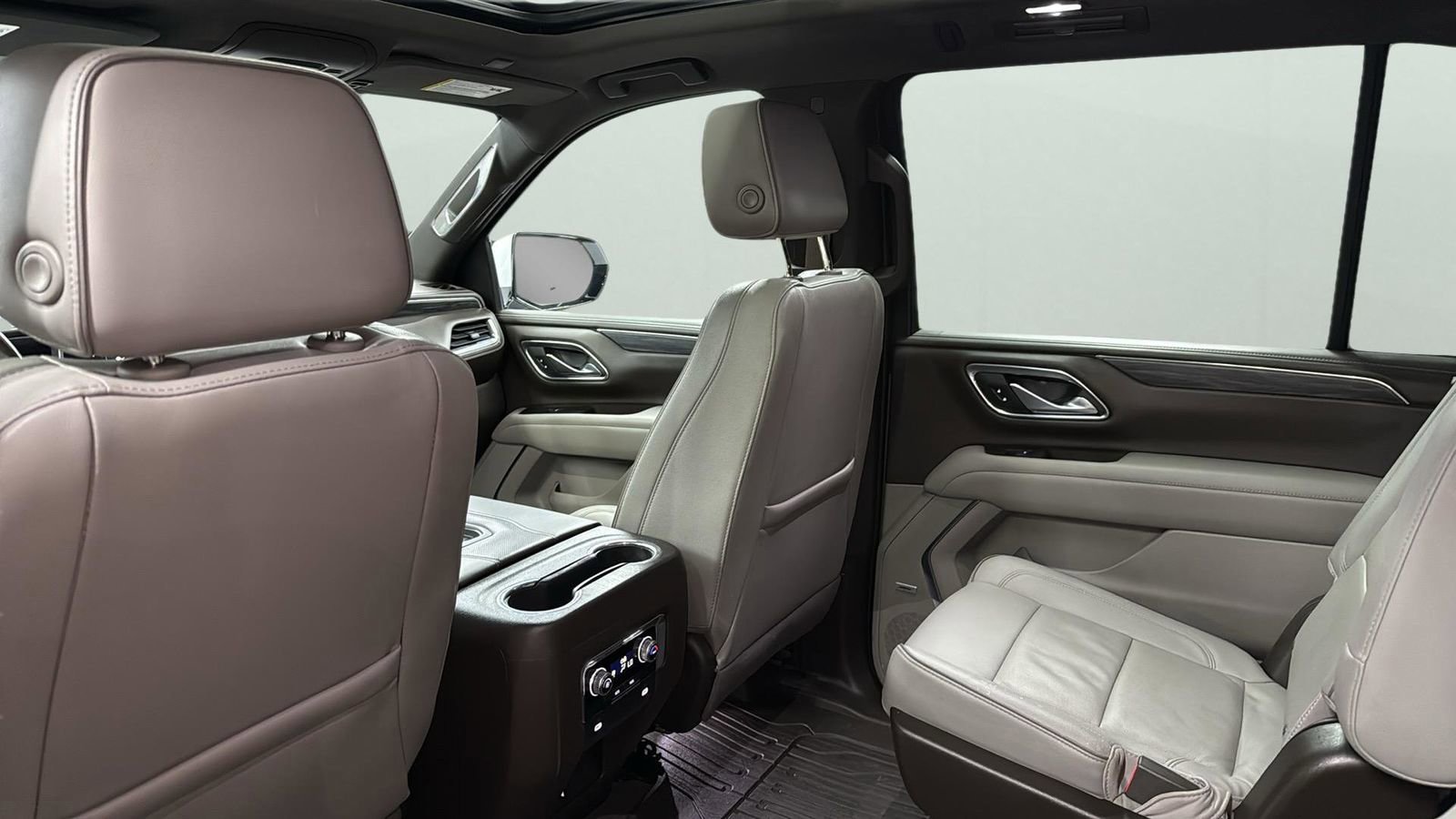 Used 2023 GMC Yukon XL SLT image 29