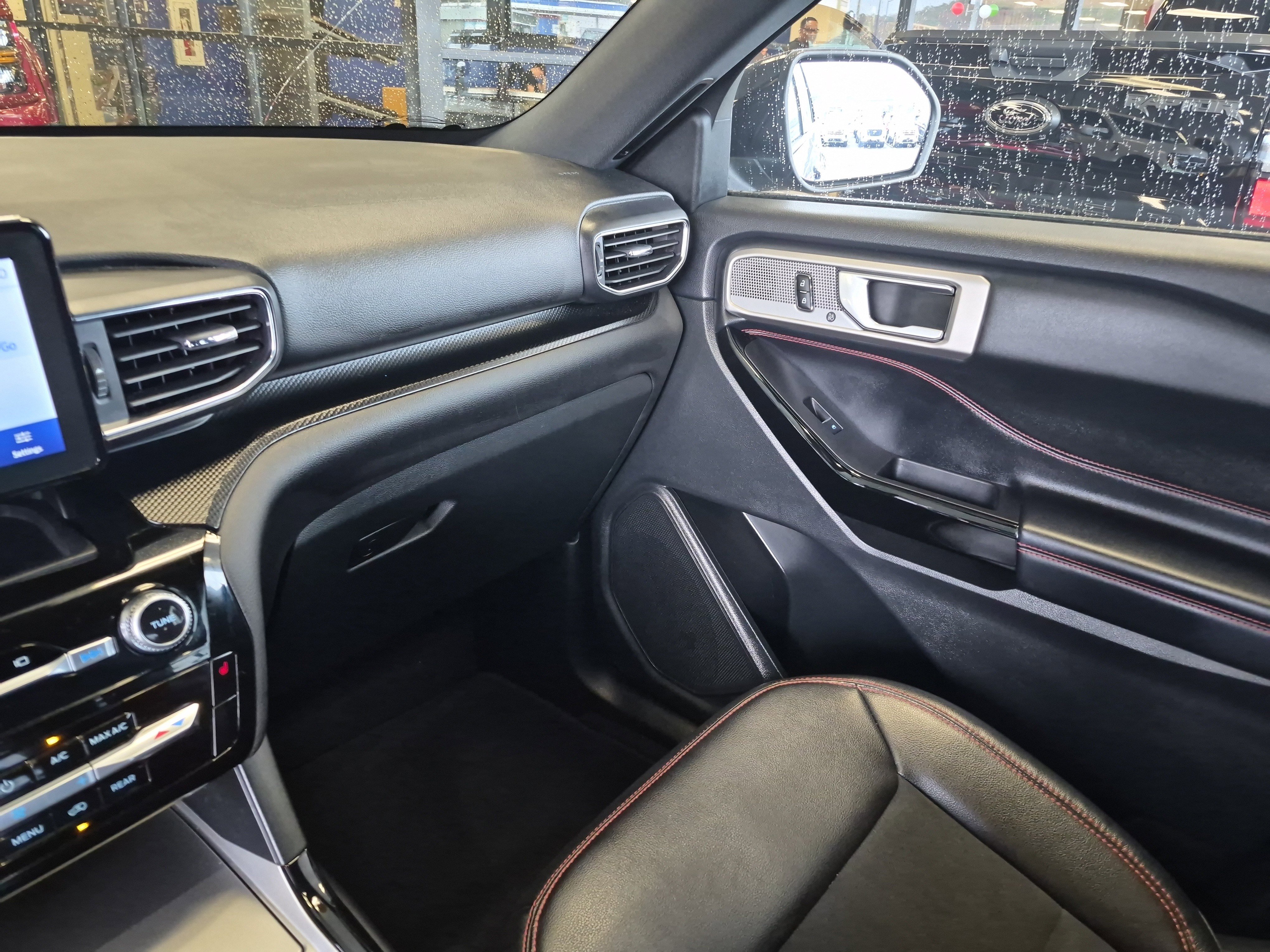 Certified 2023 Ford Explorer ST-Line w/ Class IV Trailer Tow Package image 21