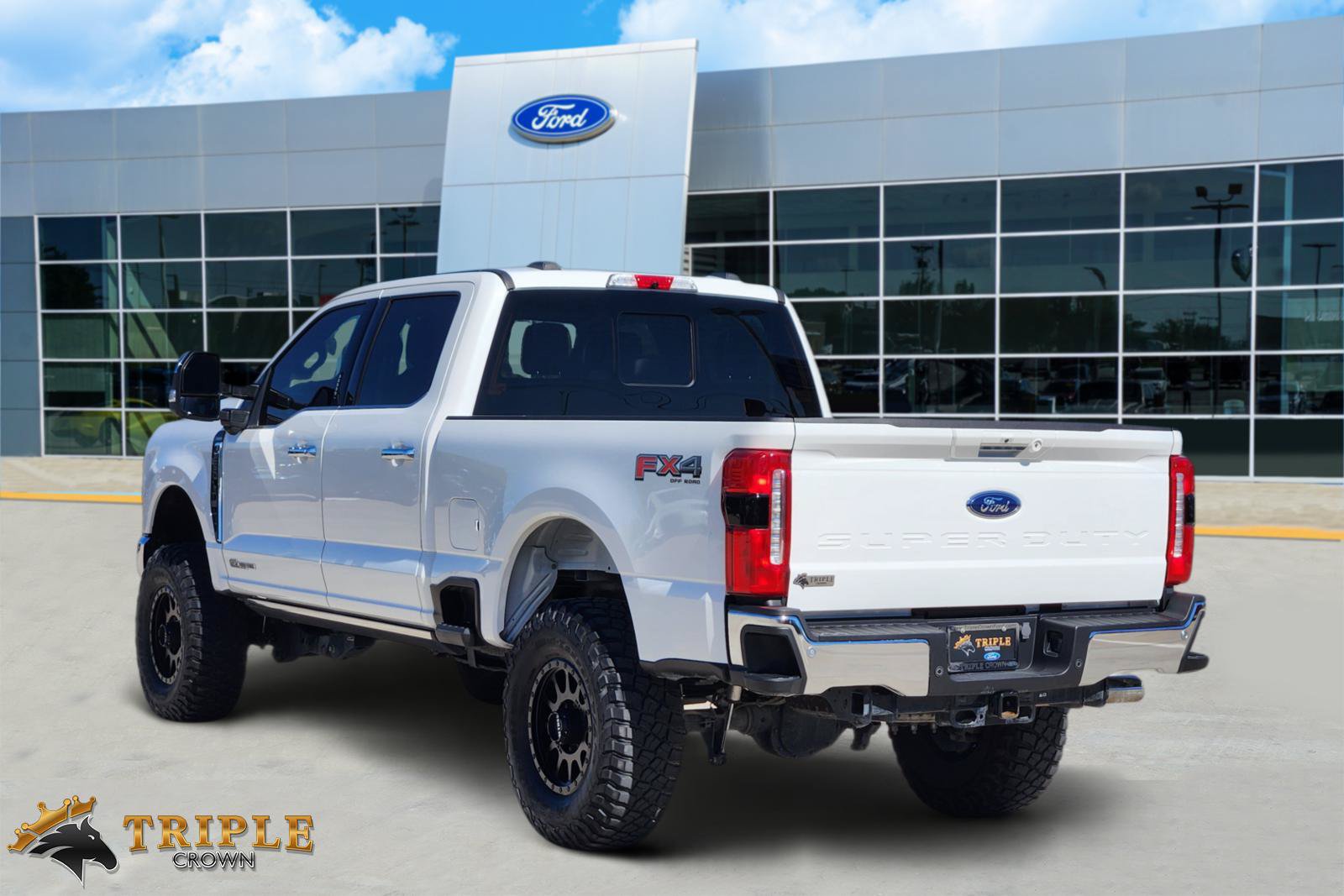 Certified 2024 Ford F250 Lariat w/ Lariat Ultimate Package AWD/4WD image 4