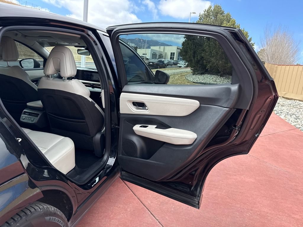 Used 2023 Nissan Ariya FWD image 21