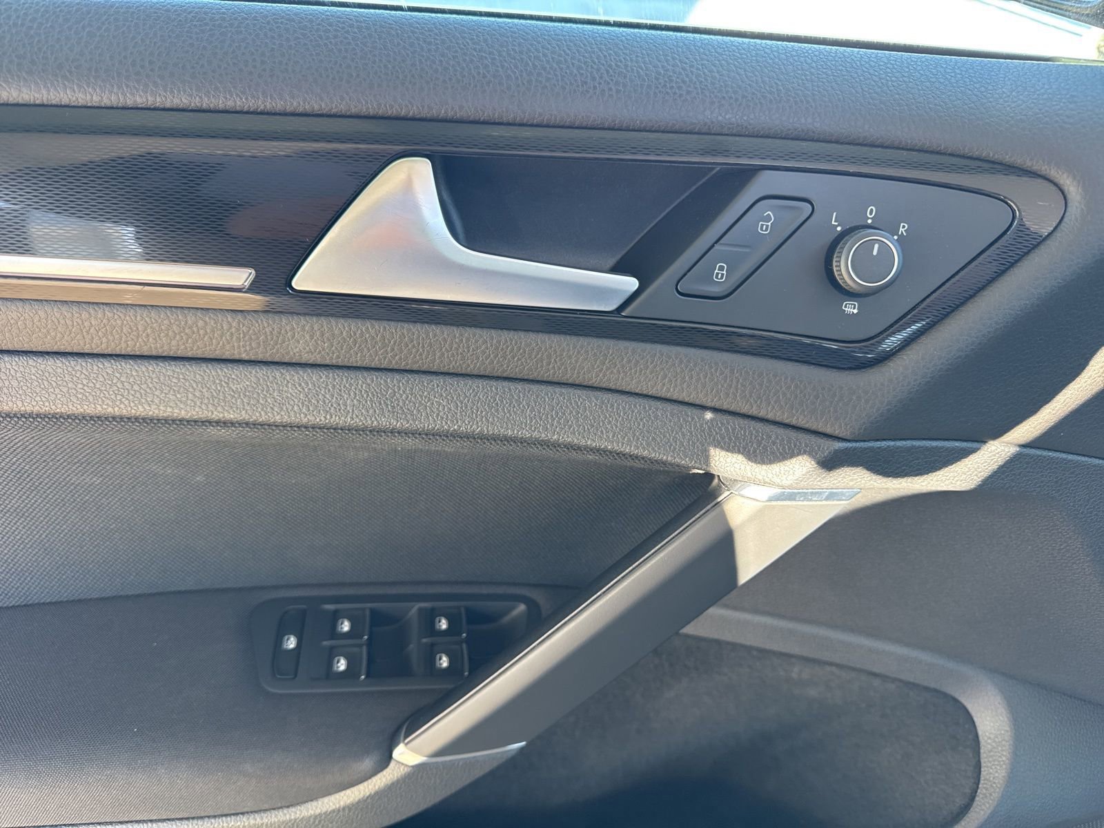 Used 2017 Volkswagen GTI S image 18