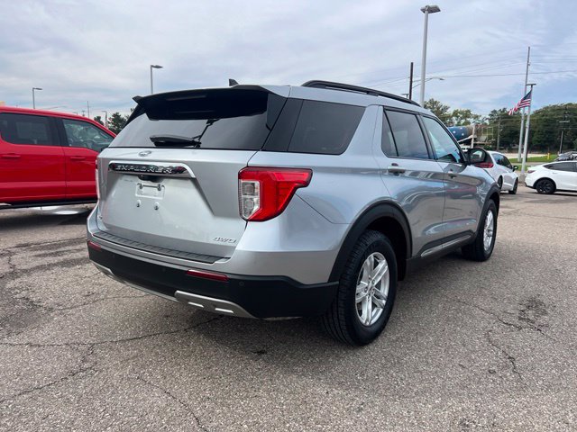 Certified 2023 Ford Explorer XLT w/ Equipment Group 202A AWD/4WD image 4