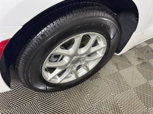 Used 2025 Chrysler Pacifica Select image 8