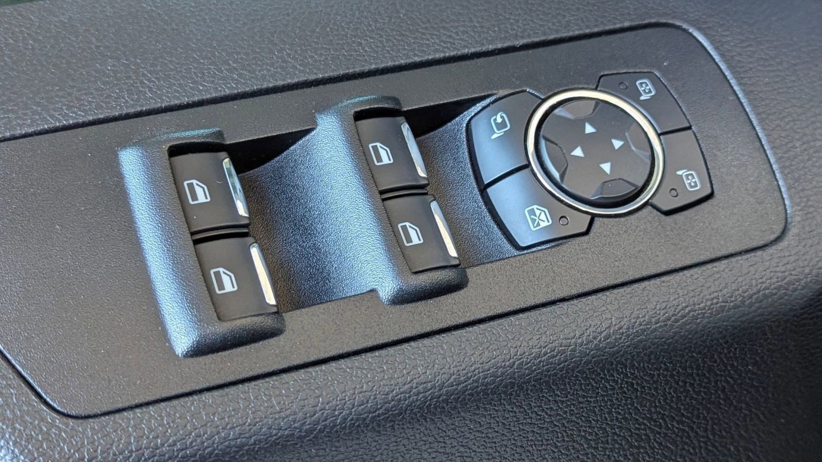 Certified 2017 Ford F150 Platinum w/ Equipment Group 701A Luxury image 13