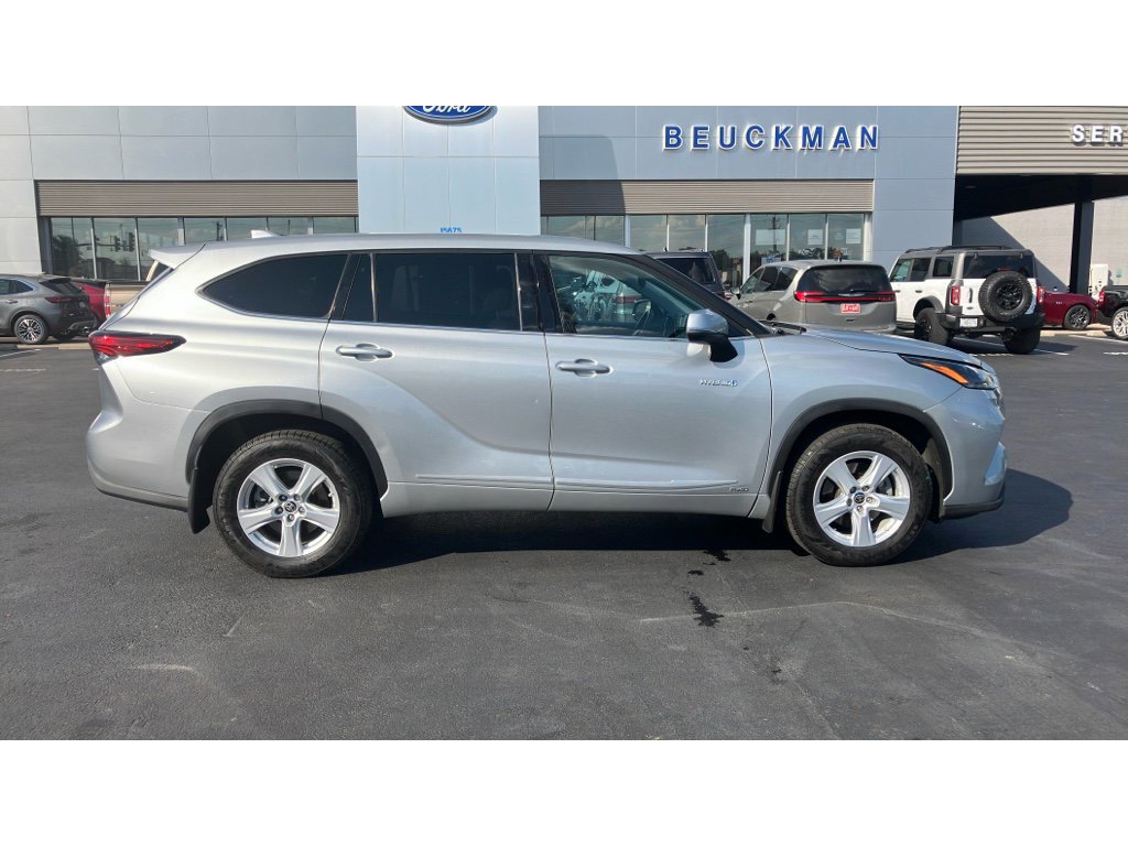 Used 2021 Toyota Highlander LE w/ Protection Package #3 (TMS) image 6