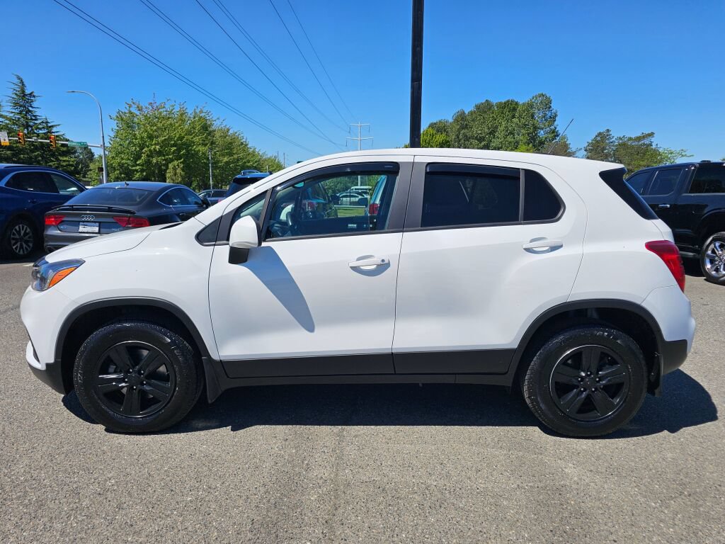 Used 2022 Chevrolet Trax LS w/ Tint and Cruise Package AWD/4WD image 2