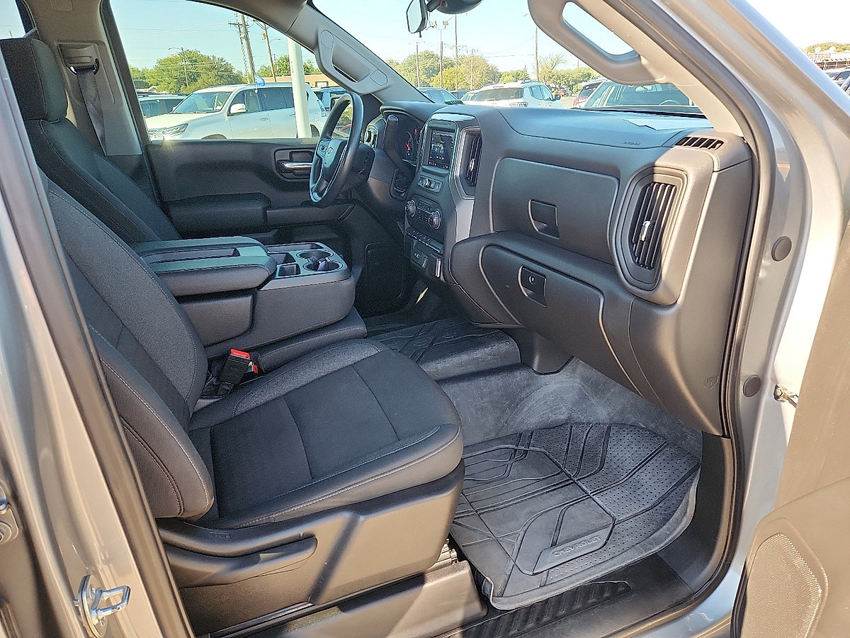 Used 2025 Chevrolet Silverado 1500 Custom w/ Turbomax Blackout Package AWD/4WD image 13