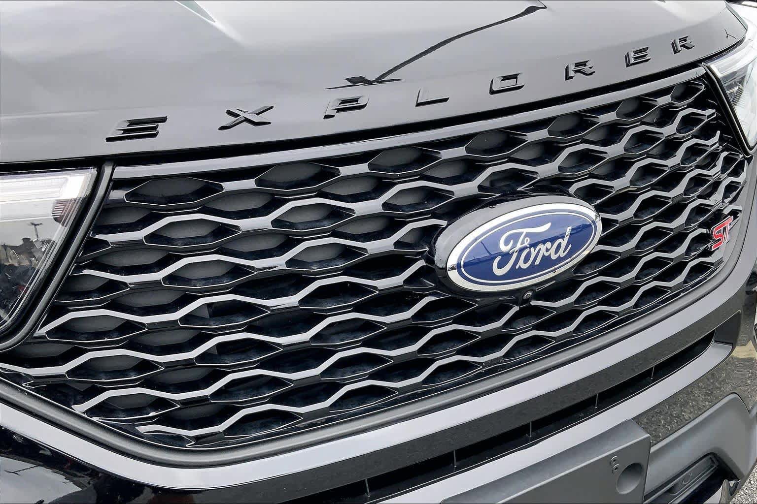 Certified 2023 Ford Explorer ST w/ Equipment Group 401A AWD/4WD image 30