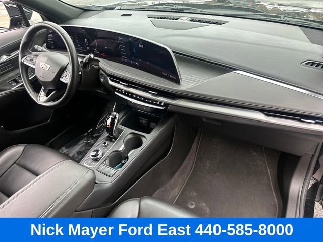 Used 2025 Cadillac XT4 Premium Luxury image 14
