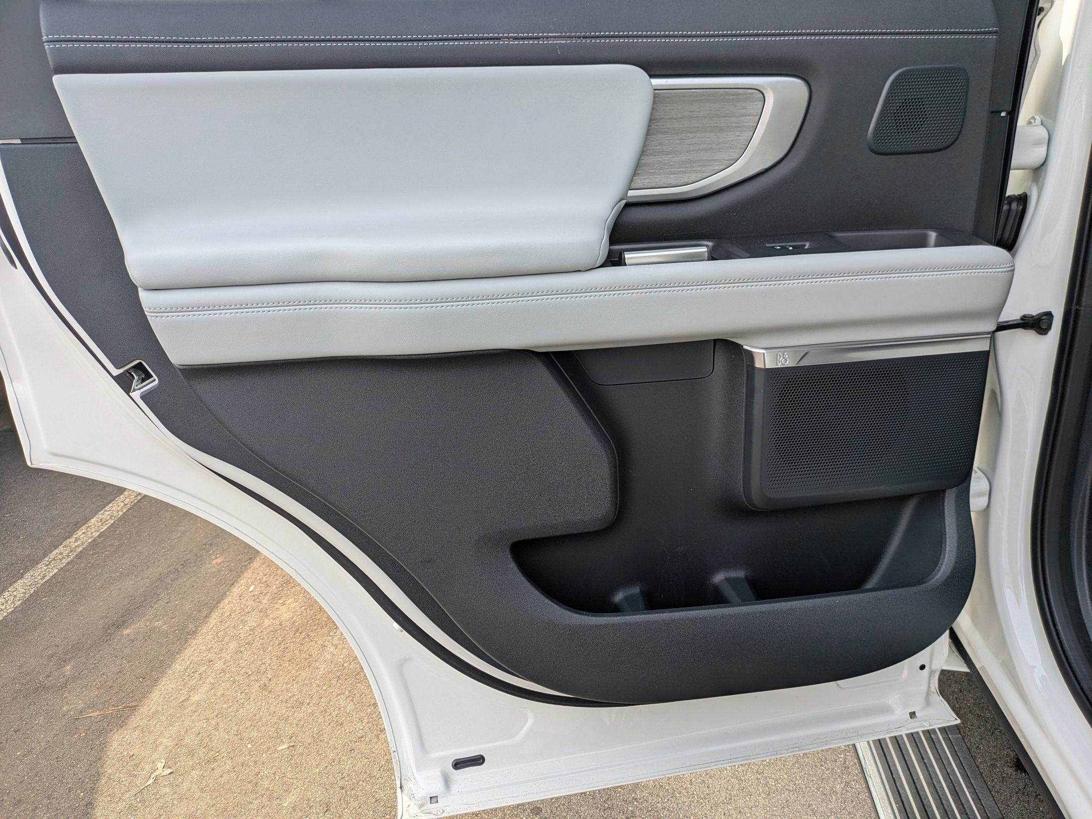 Certified 2025 Ford Expedition Platinum w/ Driver's Package image 28