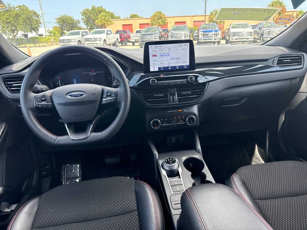 Certified 2025 Ford Escape ST-Line FWD image 6