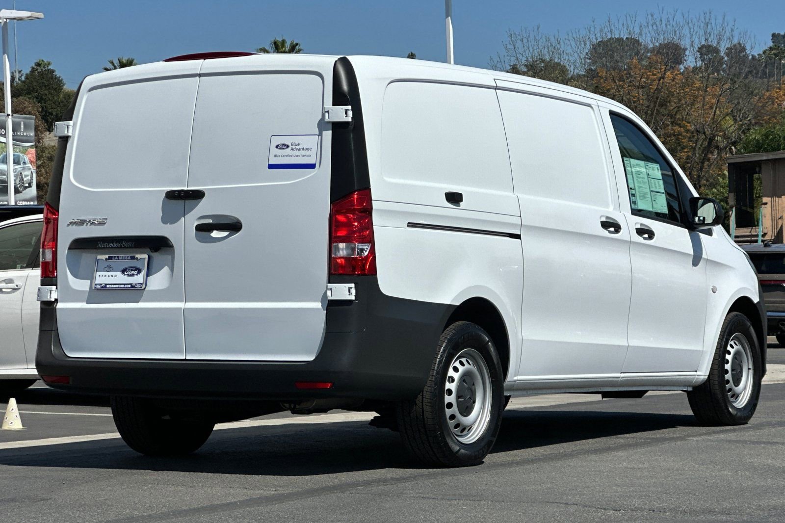 Used 2022 Mercedes-Benz Metris image 3
