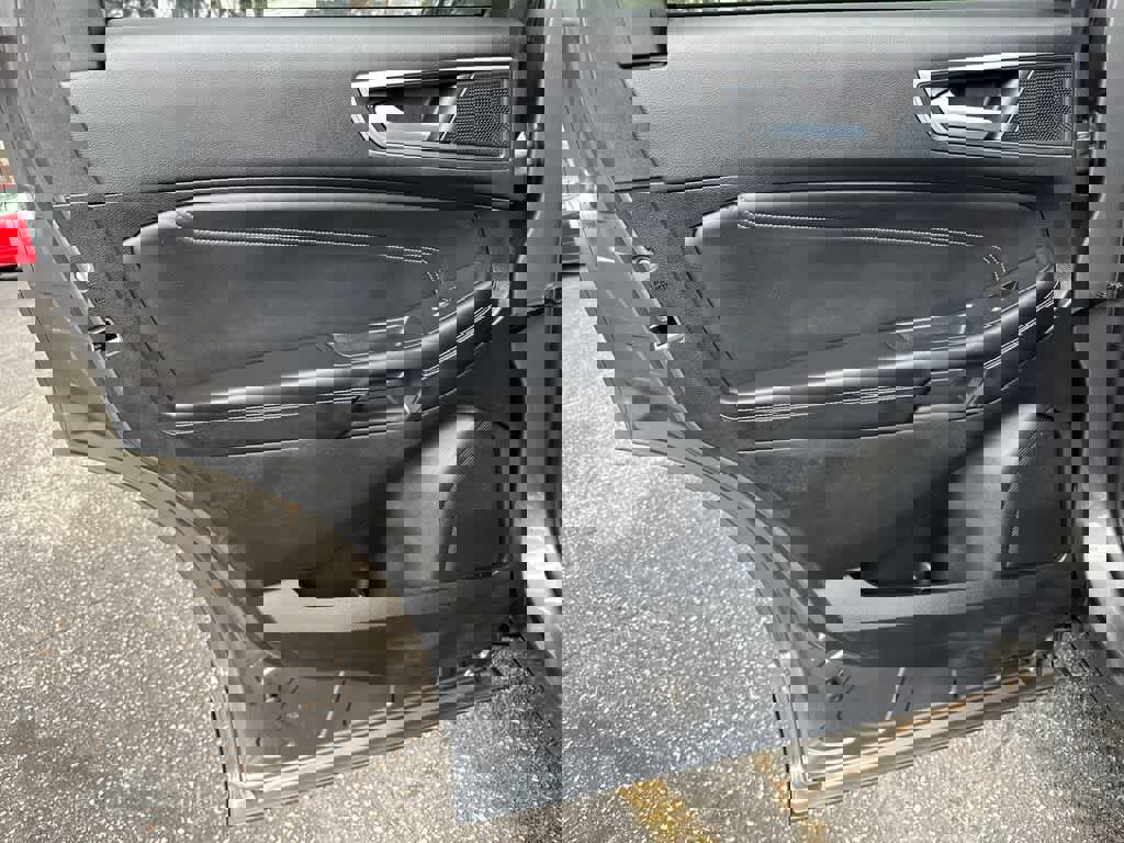 Certified 2024 Ford Edge Titanium image 38