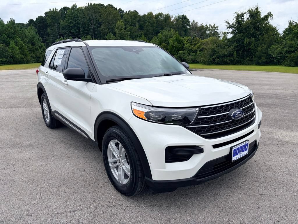 Certified 2024 Ford Explorer XLT w/ Class IV Trailer Tow Package AWD/4WD image 2
