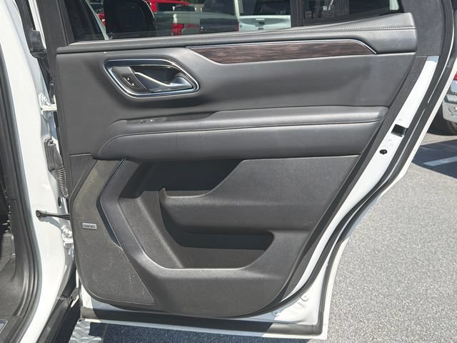Used 2022 Chevrolet Tahoe Z71 w/ Luxury Package AWD/4WD image 18