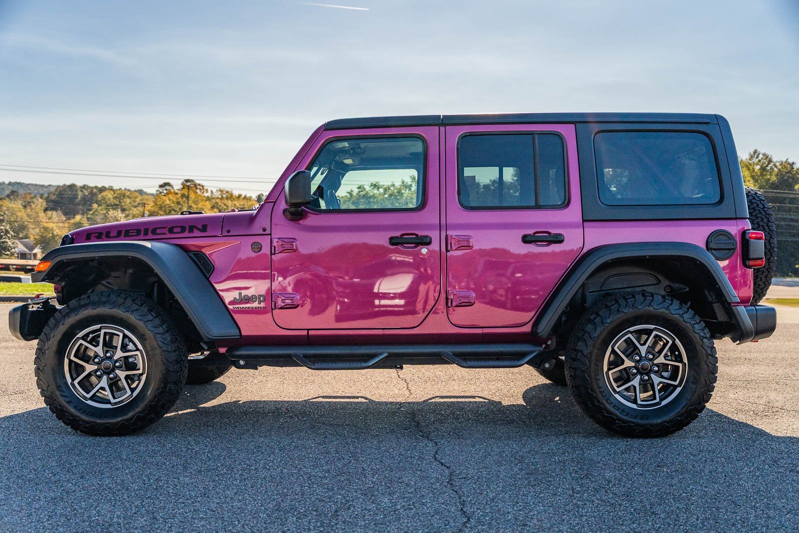 Used 2024 Jeep Wrangler Unlimited Rubicon w/ Technology Group image 4