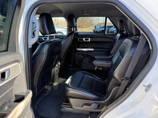 Certified 2022 Ford Explorer XLT w/ Equipment Group 202A image 15
