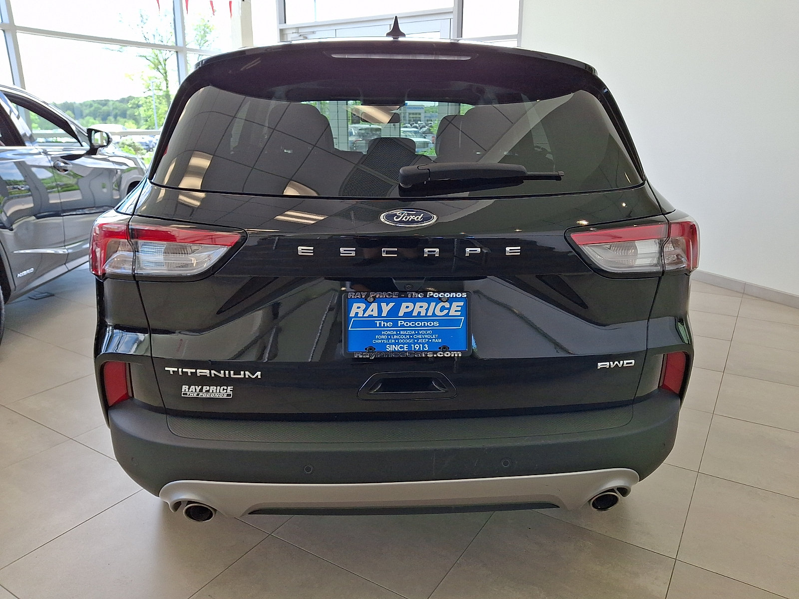 Certified 2022 Ford Escape Titanium w/ Titanium Elite Package AWD/4WD image 6