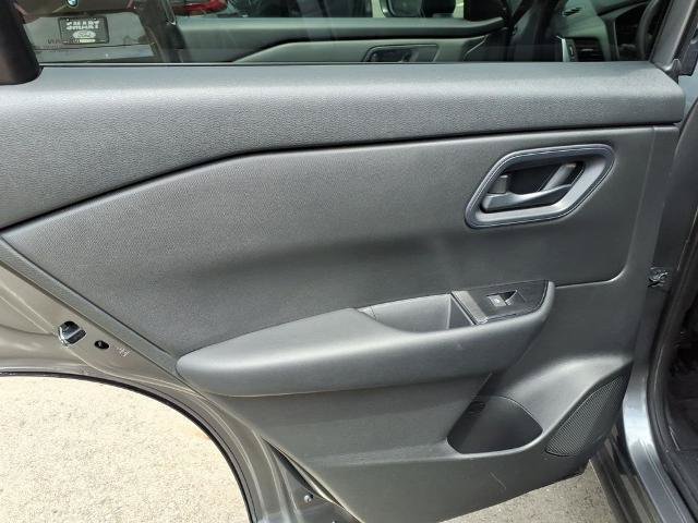 Used 2024 Nissan Rogue S AWD/4WD image 10