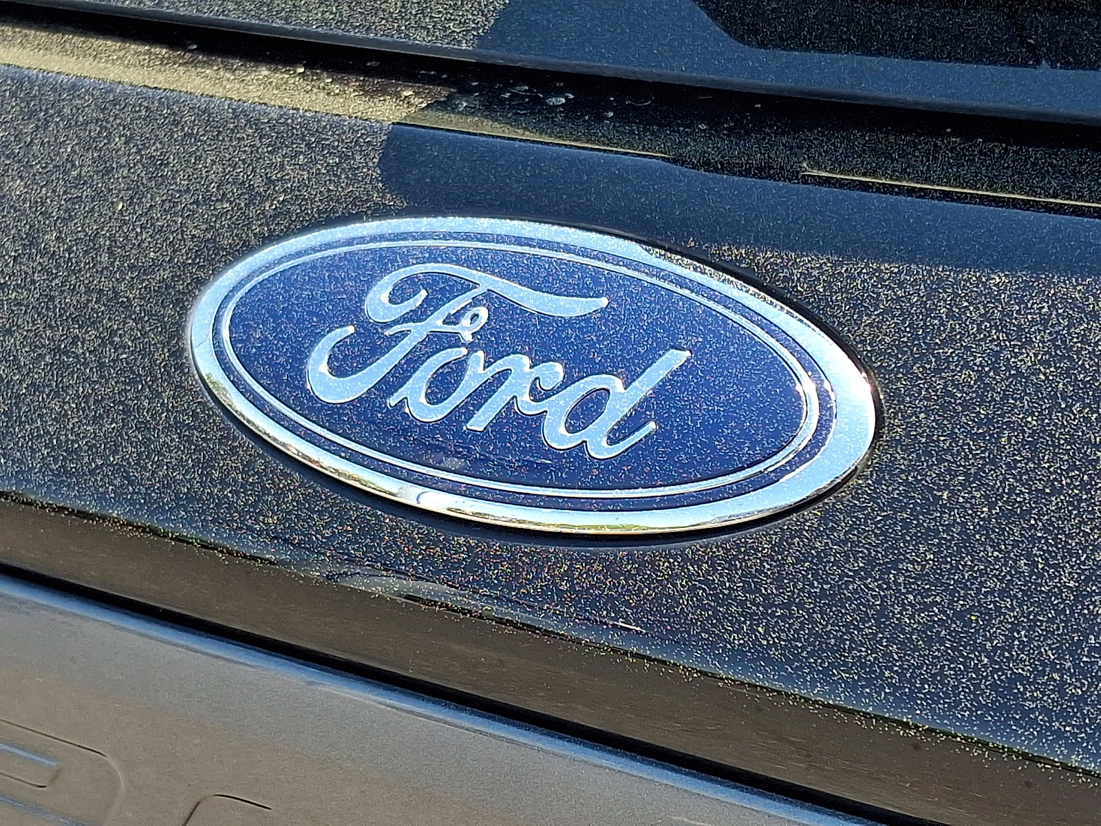 Certified 2022 Ford Explorer XLT w/ Equipment Group 202A AWD/4WD image 31