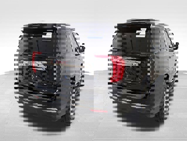 Used 2023 GMC Yukon SLT w/ SLT Premium Package image 3