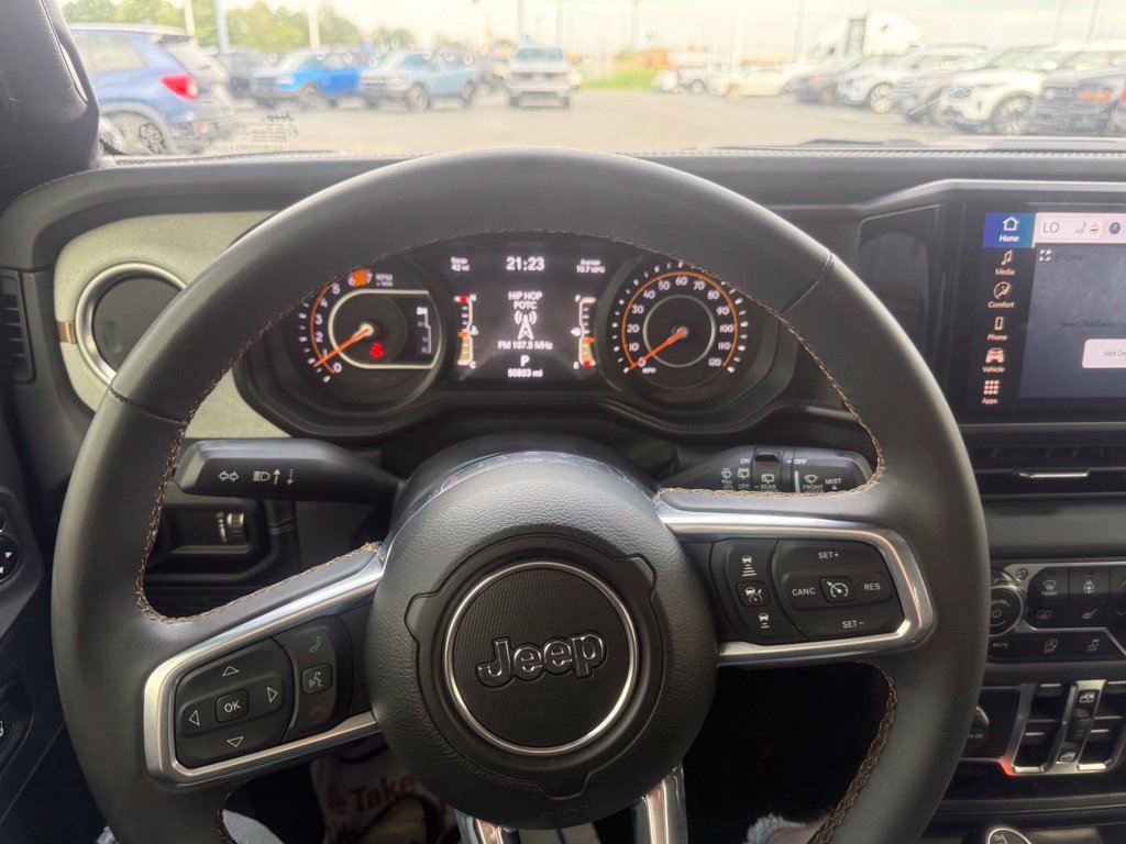 Used 2024 Jeep Wrangler Unlimited Sahara AWD/4WD image 28