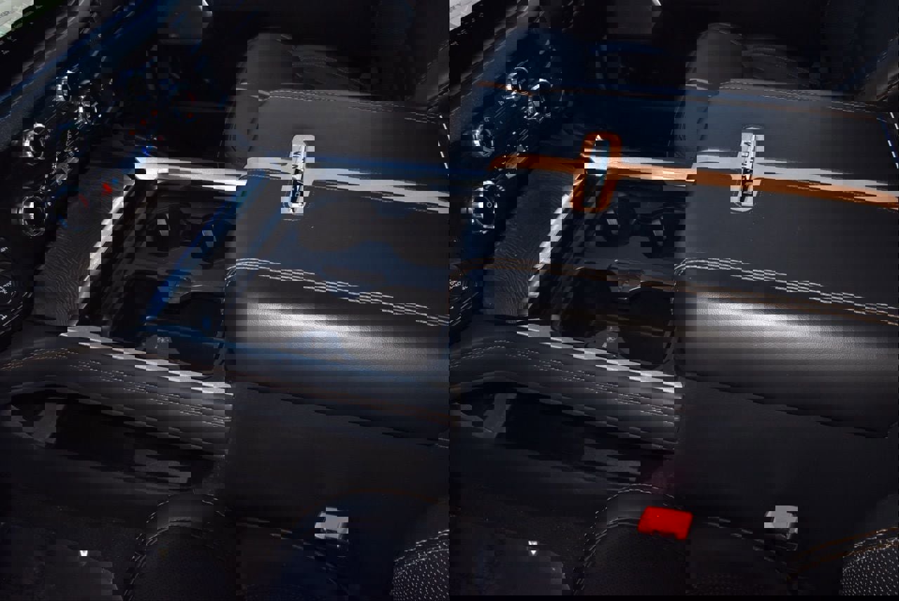 Certified 2024 Ford F250 Platinum w/ FX4 Off-Road Package image 32